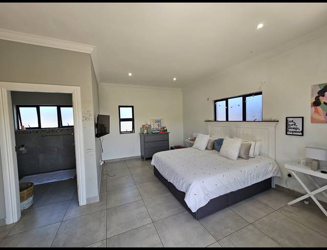 4 BEDROOM HOUSE FOR SALE IN NEW SALT ROCK CITY